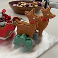 Gingerbread sleigh pulled by gingerbread reindeer, 2022